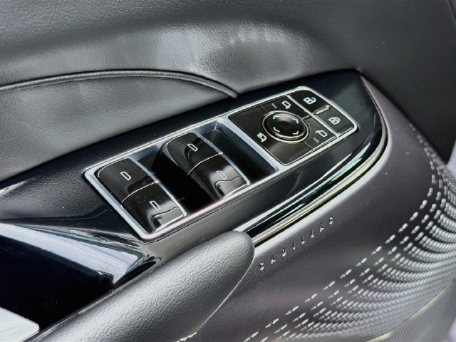 Used 2026 Cadillac Lyriq Luxury AWD/4WD image 22