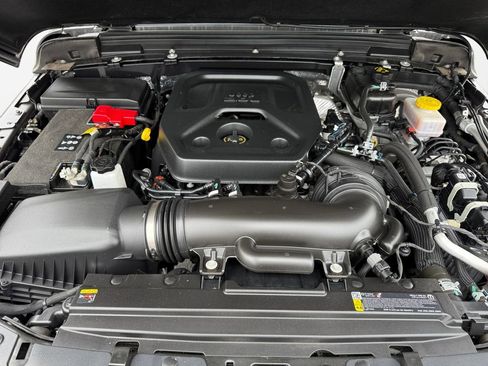 Used 2025 Jeep Wrangler Sport S image 23