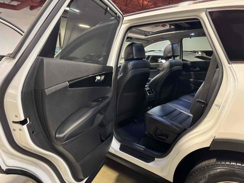 Used 2017 Kia Sorento EX w/ EX Advanced Touring Package image 35