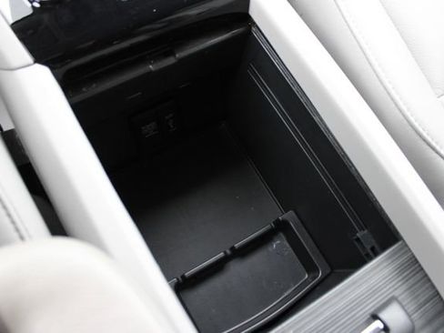 Used 2017 Honda Pilot Touring image 21