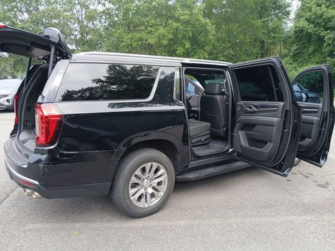 Used 2022 GMC Yukon XL Denali image 5