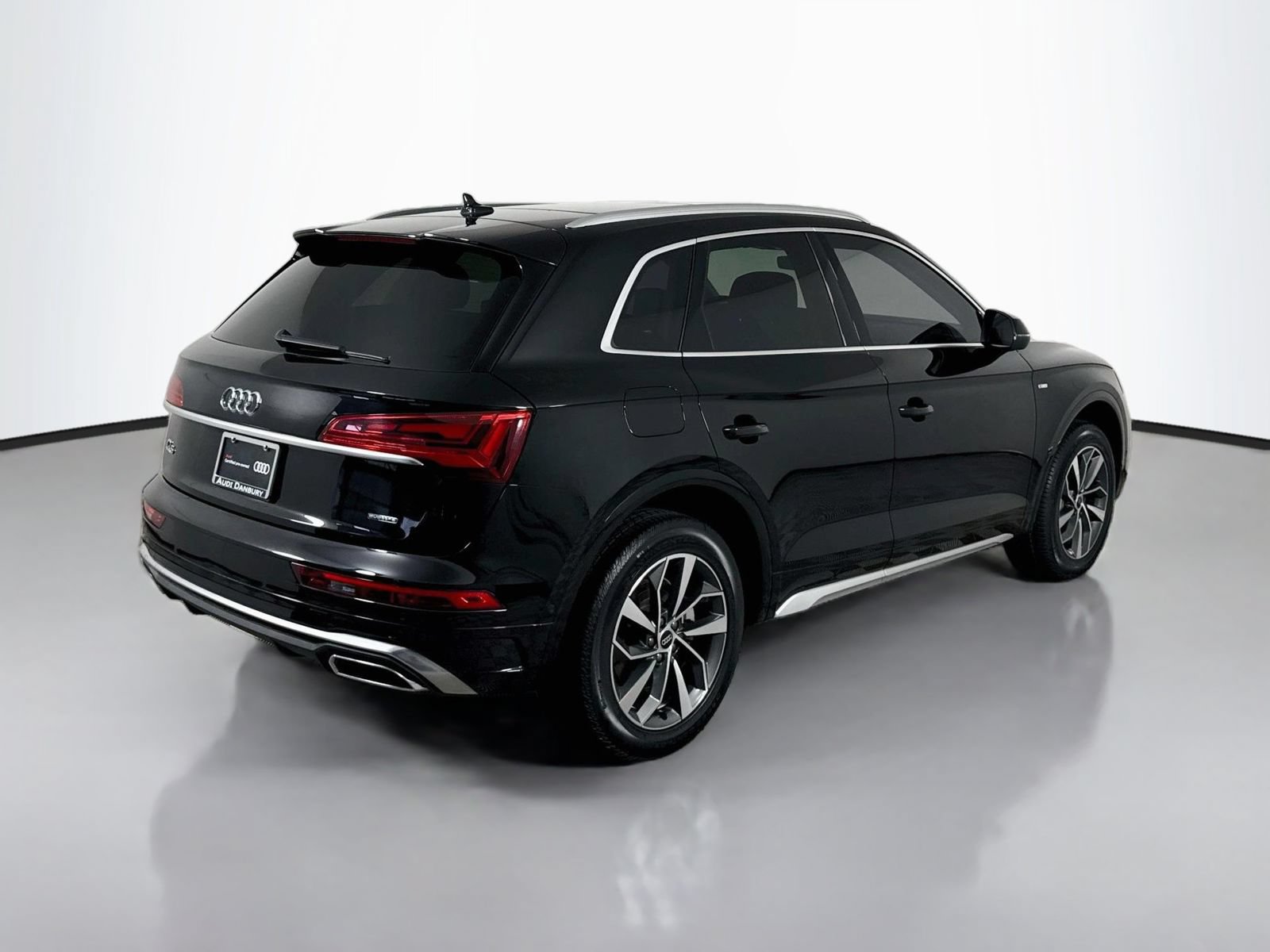 Certified 2023 Audi Q5 2.0T Prestige AWD/4WD image 9