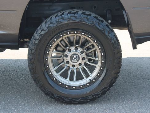 Used 2024 RAM 2500 Big Horn w/ Night Edition AWD/4WD image 19