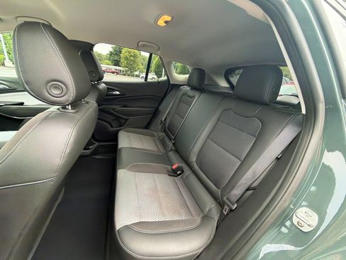 Used 2025 Chevrolet Trax LT w/ Driver Confidence Package FWD image 22