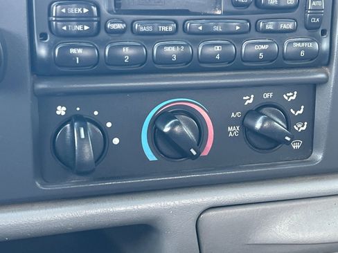 Used 2004 Ford F350 XLT image 18