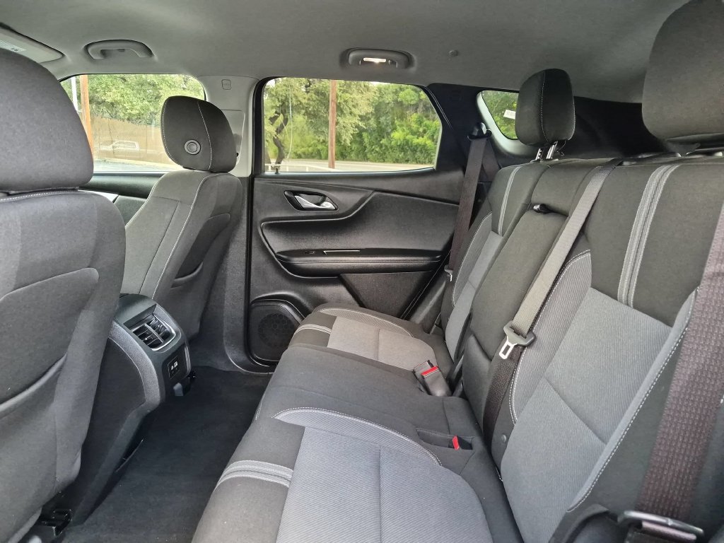 Used 2025 Chevrolet Blazer LT AWD/4WD image 25