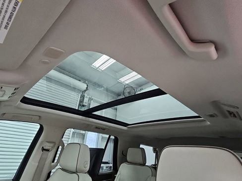 Used 2021 GMC Yukon Denali w/ Denali Premium Package AWD/4WD image 33