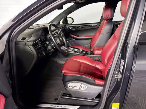 Used 2023 Porsche Macan S AWD/4WD image 11