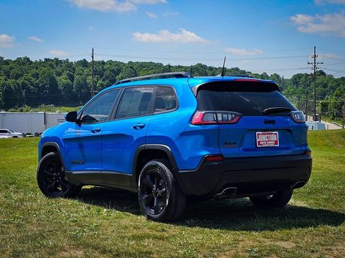 Used 2020 Jeep Cherokee Latitude Plus AWD/4WD image 5
