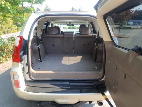 Used 2011 Lexus GX 460 image 53