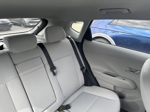 Used 2025 Hyundai Kona SEL FWD image 8