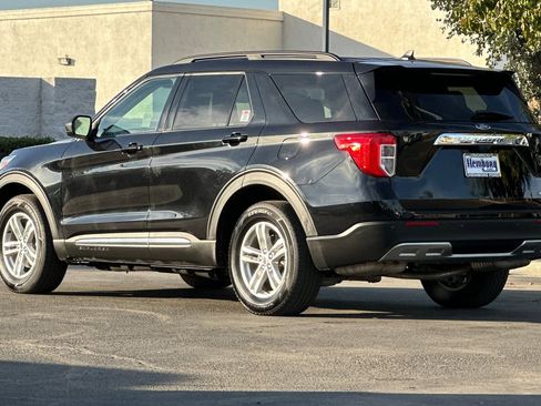 Used 2024 Ford Explorer XLT w/ Equipment Group 202A image 6