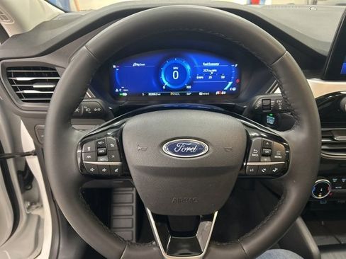 Used 2022 Ford Escape SEL w/ Technology Package image 11