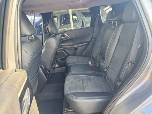 Used 2024 Mitsubishi Outlander SE FWD image 27
