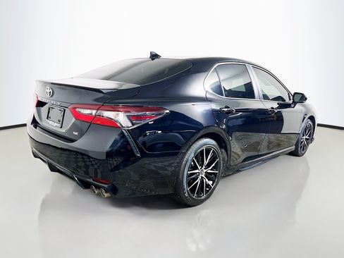 Used 2023 Toyota Camry SE FWD image 4