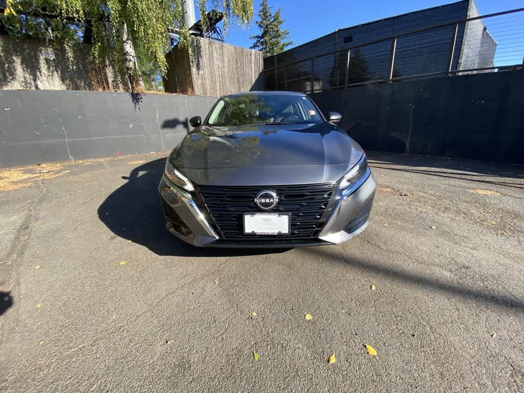 Used 2025 Nissan Altima 2.5 SV AWD/4WD image 9