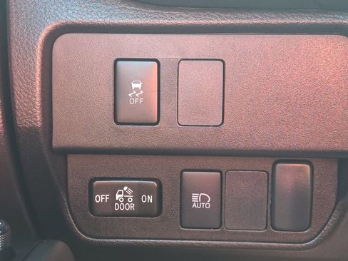 Used 2023 Toyota Tacoma SR AWD/4WD image 19
