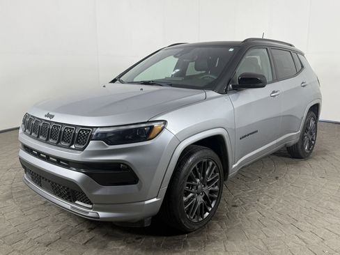 Used 2023 Jeep Compass High Altitude AWD/4WD image 3
