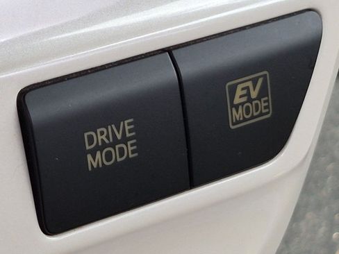 Used 2017 Toyota Prius Two FWD image 14