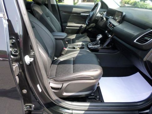 Used 2024 Kia Seltos SX w/ SX Sunroof Package AWD/4WD image 2