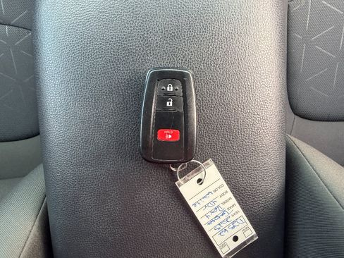 Used 2025 Toyota RAV4 XLE FWD image 20