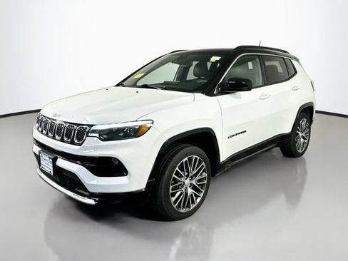 Used 2023 Jeep Compass Limited w/ Elite Group AWD/4WD image 2
