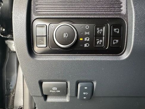 Certified 2025 Ford F250 Platinum AWD/4WD image 28