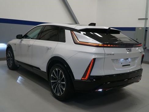 Certified 2024 Cadillac Lyriq Sport AWD/4WD image 3