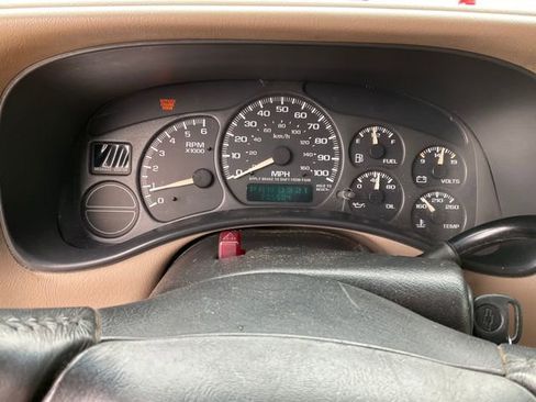 Used 2002 Chevrolet Suburban LS RWD image 10