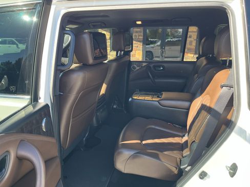 Used 2022 Nissan Armada Platinum w/ Captain's Chairs Package image 5