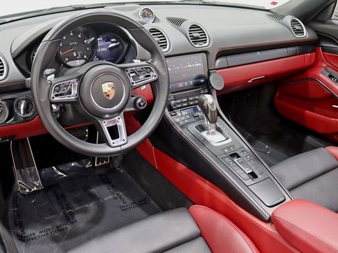 Used 2018 Porsche 718 Boxster GTS image 16