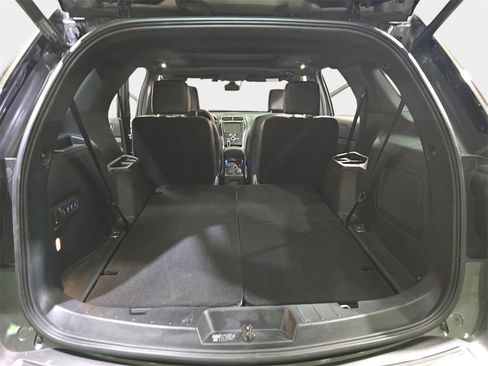 Used 2018 Ford Explorer Platinum image 14