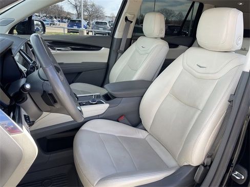 Used 2023 Cadillac XT6 Premium Luxury w/ Technology Package image 26