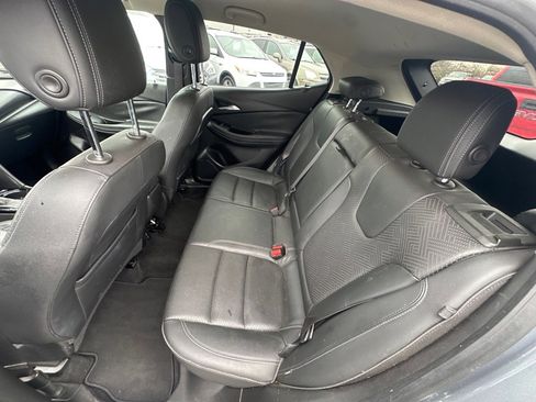 Used 2021 Buick Encore GX Essence image 13