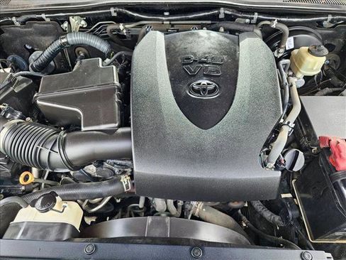 Used 2017 Toyota Tacoma Limited w/ Tow Package image 21