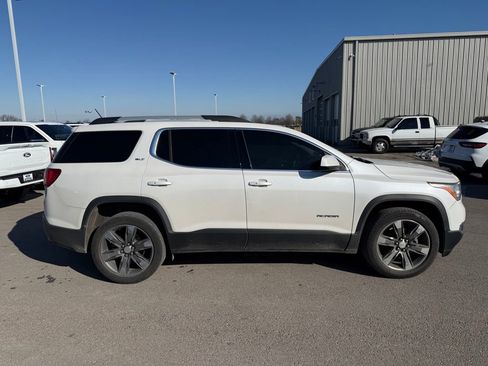 Used 2018 GMC Acadia SLT w/ LPO, Floor Liner Package image 16