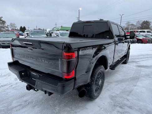 Used 2022 Ford F350 Lariat w/ Black Appearance Package image 5