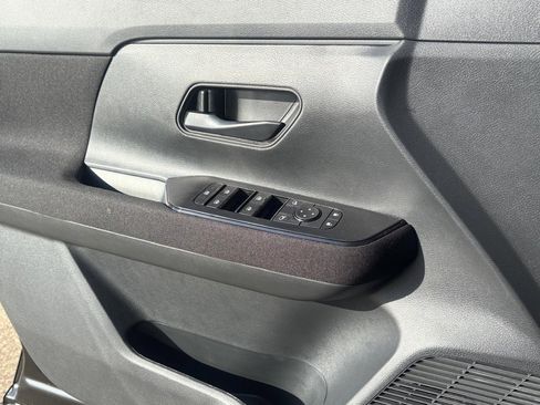 New 2026 Nissan Kicks S image 17