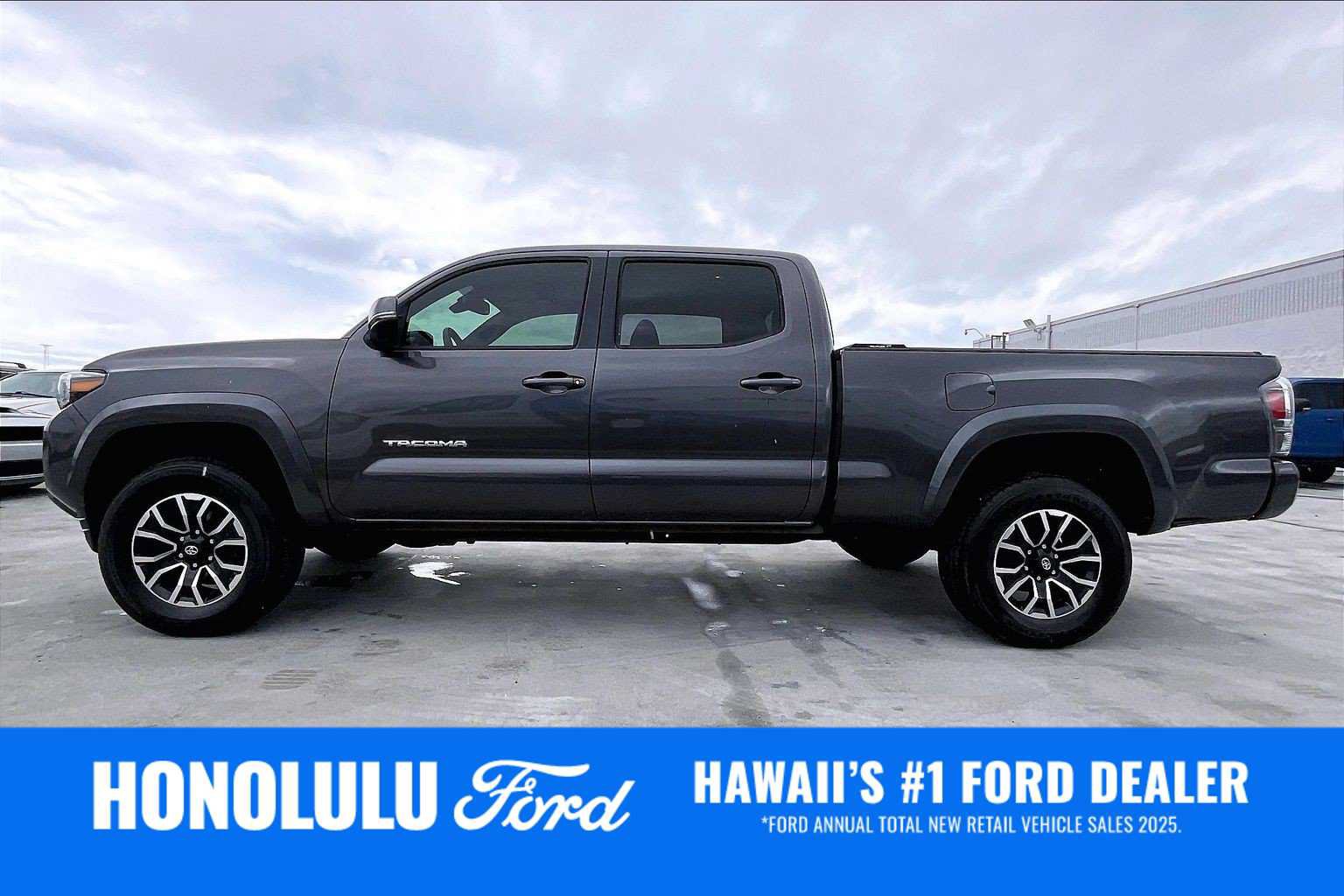 Used 2023 Toyota Tacoma TRD Sport RWD image 3