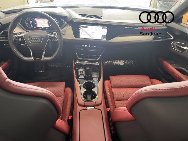 Used 2022 Audi RS e-tron GT w/ Carbon Performance Package AWD/4WD image 31