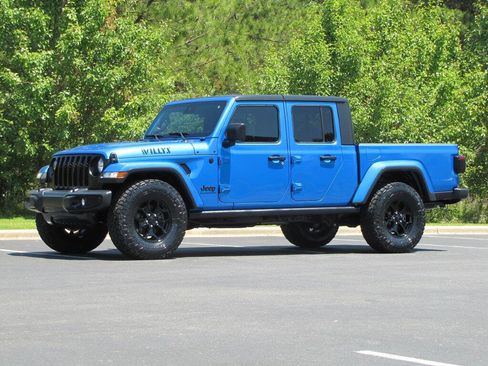 Used 2021 Jeep Gladiator Sport AWD/4WD image 3