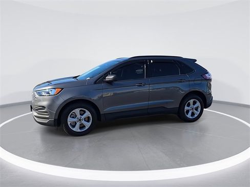 Used 2024 Ford Edge SE image 5
