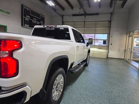 Used 2021 Chevrolet Silverado 3500 High Country w/ Z71 Off-Road Package image 7