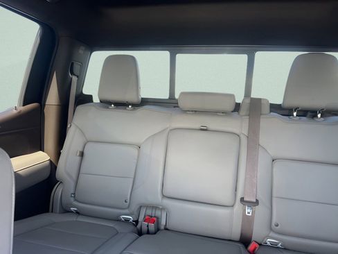 Used 2021 Chevrolet Silverado 1500 LTZ AWD/4WD image 20
