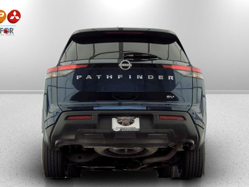 Used 2023 Nissan Pathfinder SV image 5