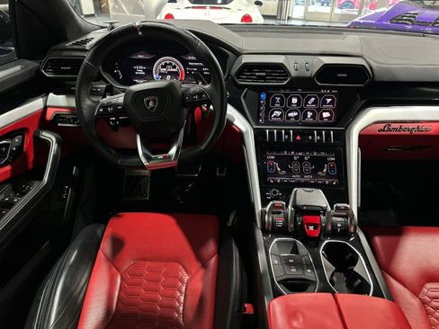 Used 2019 Lamborghini Urus AWD/4WD image 46