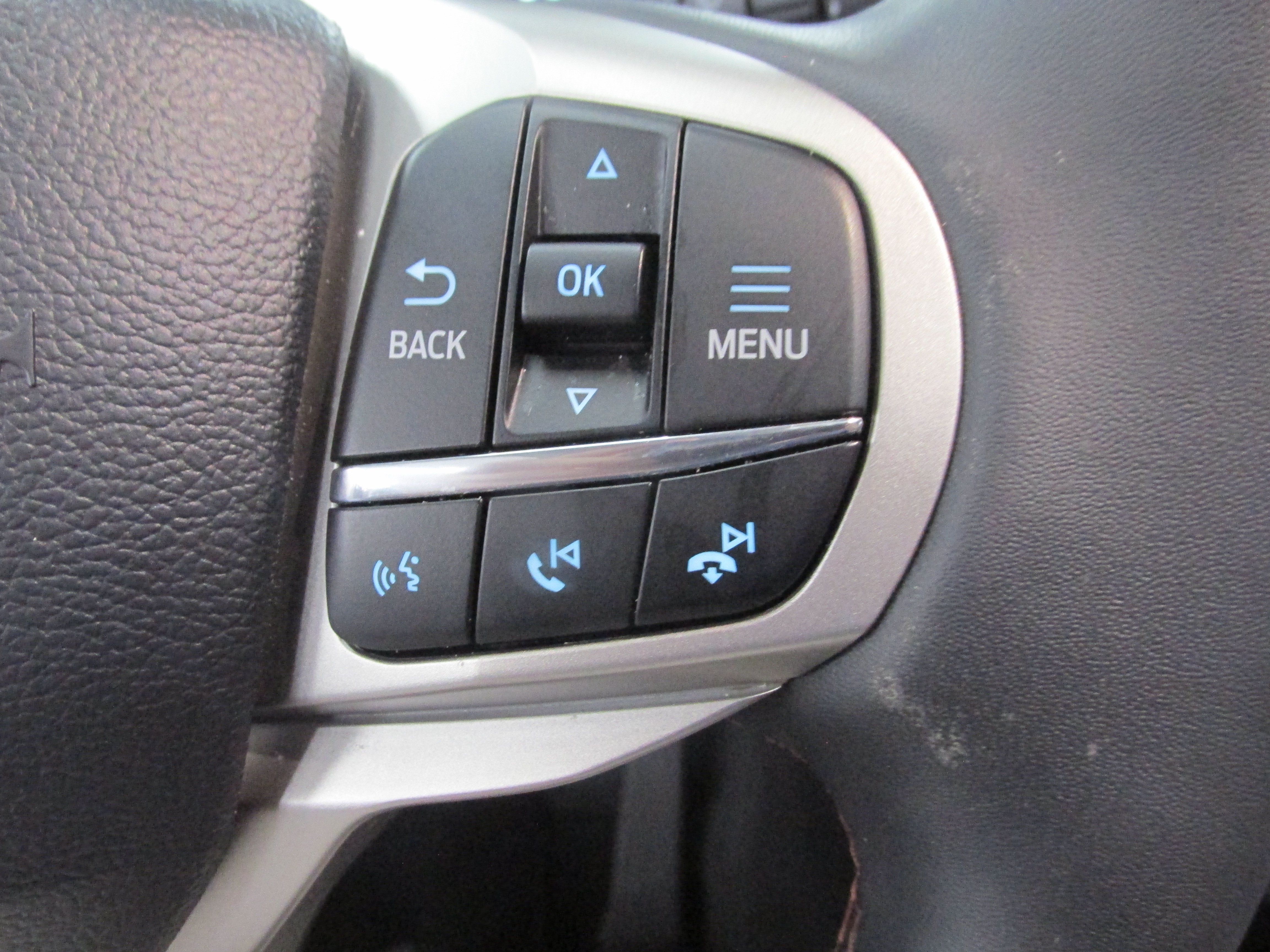Used 2025 Ford Explorer Active w/ Active Comfort Package AWD/4WD image 37