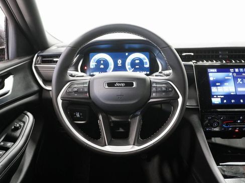 New 2025 Jeep Grand Cherokee L Altitude AWD/4WD image 19