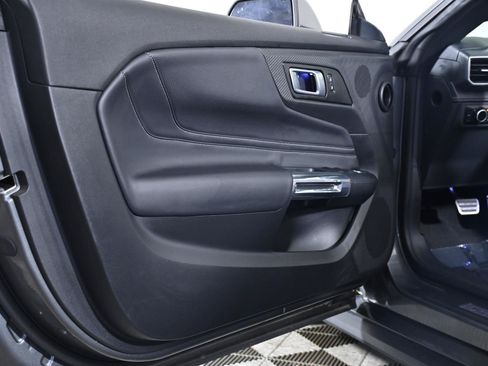 Used 2025 Ford Mustang Premium RWD image 38