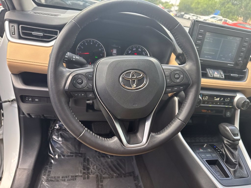 Used 2021 Toyota RAV4 XLE Premium FWD image 11